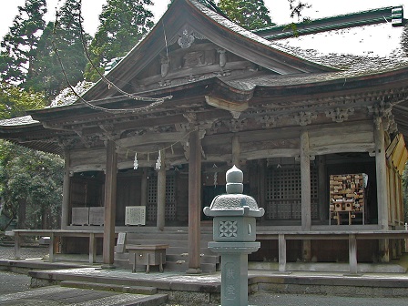 護國八幡宮の社殿
