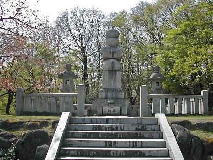 源平供養塔