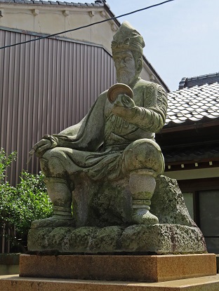 多太八幡宮の斎藤実盛像