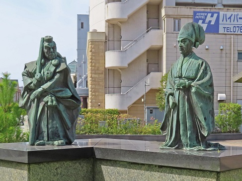 小松駅前の弁慶・富樫像